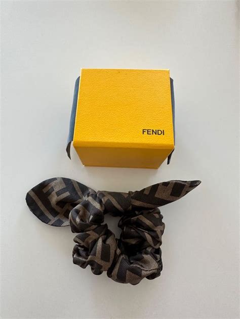 fendi haargummi